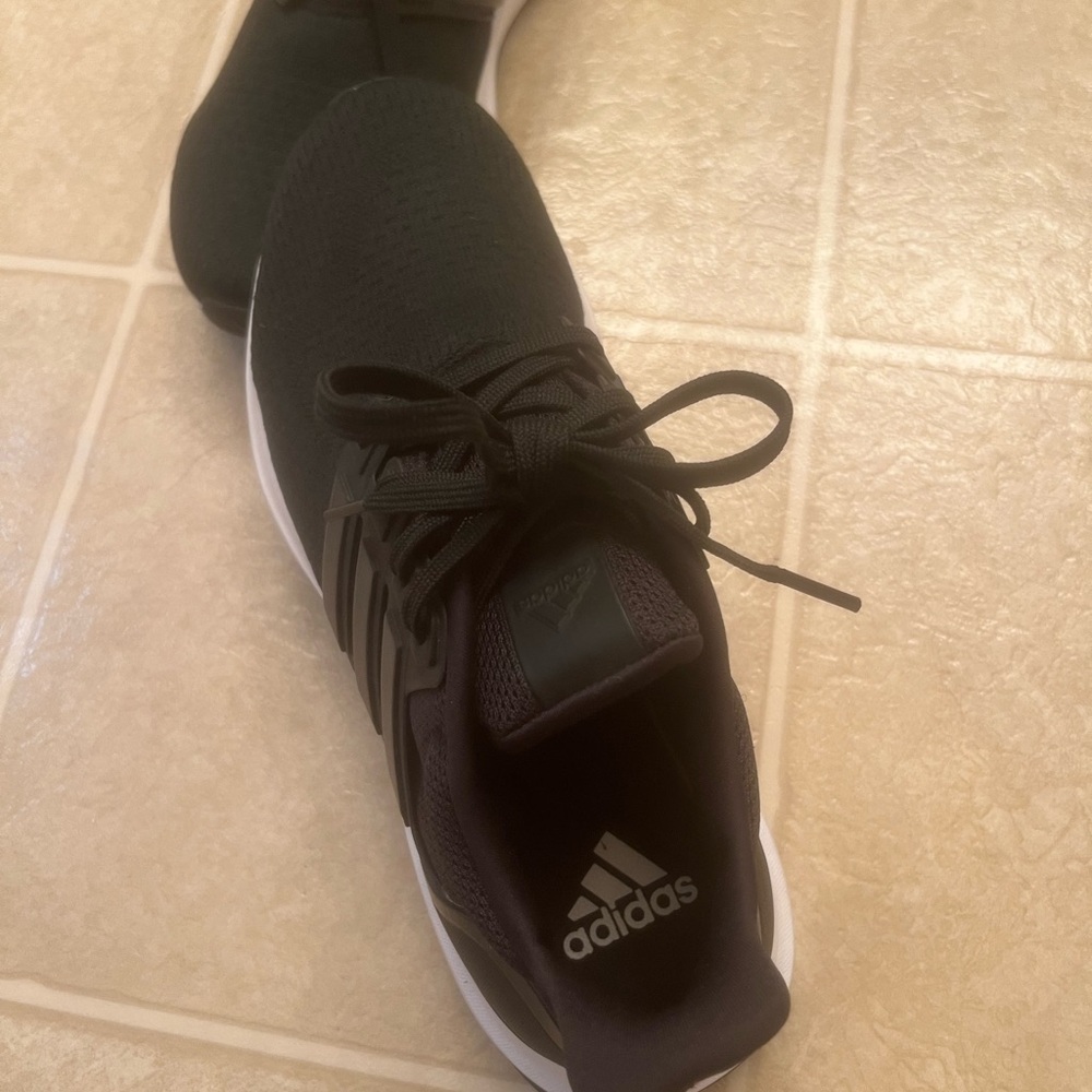Women’s Adidas shoes - Picture 4 of 6